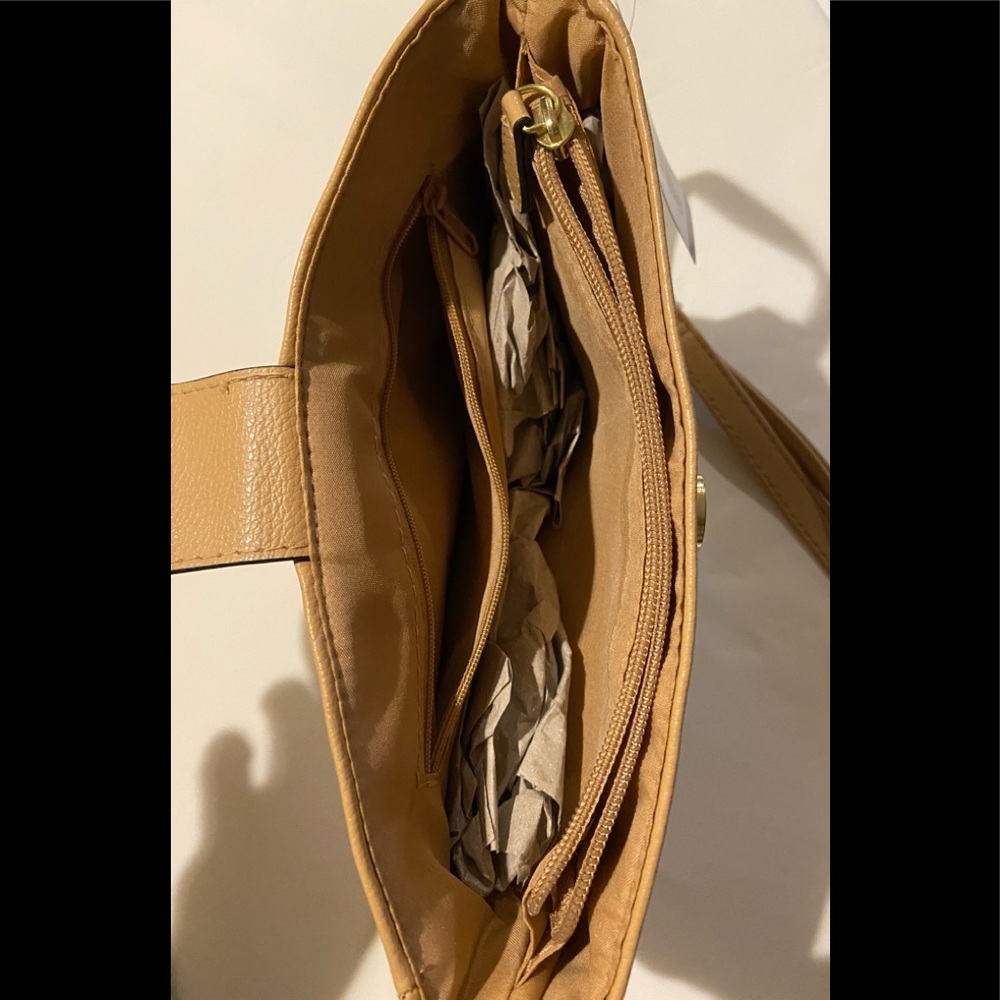 NWT Adjustable Shoulder Purse - Picture 4 of 6